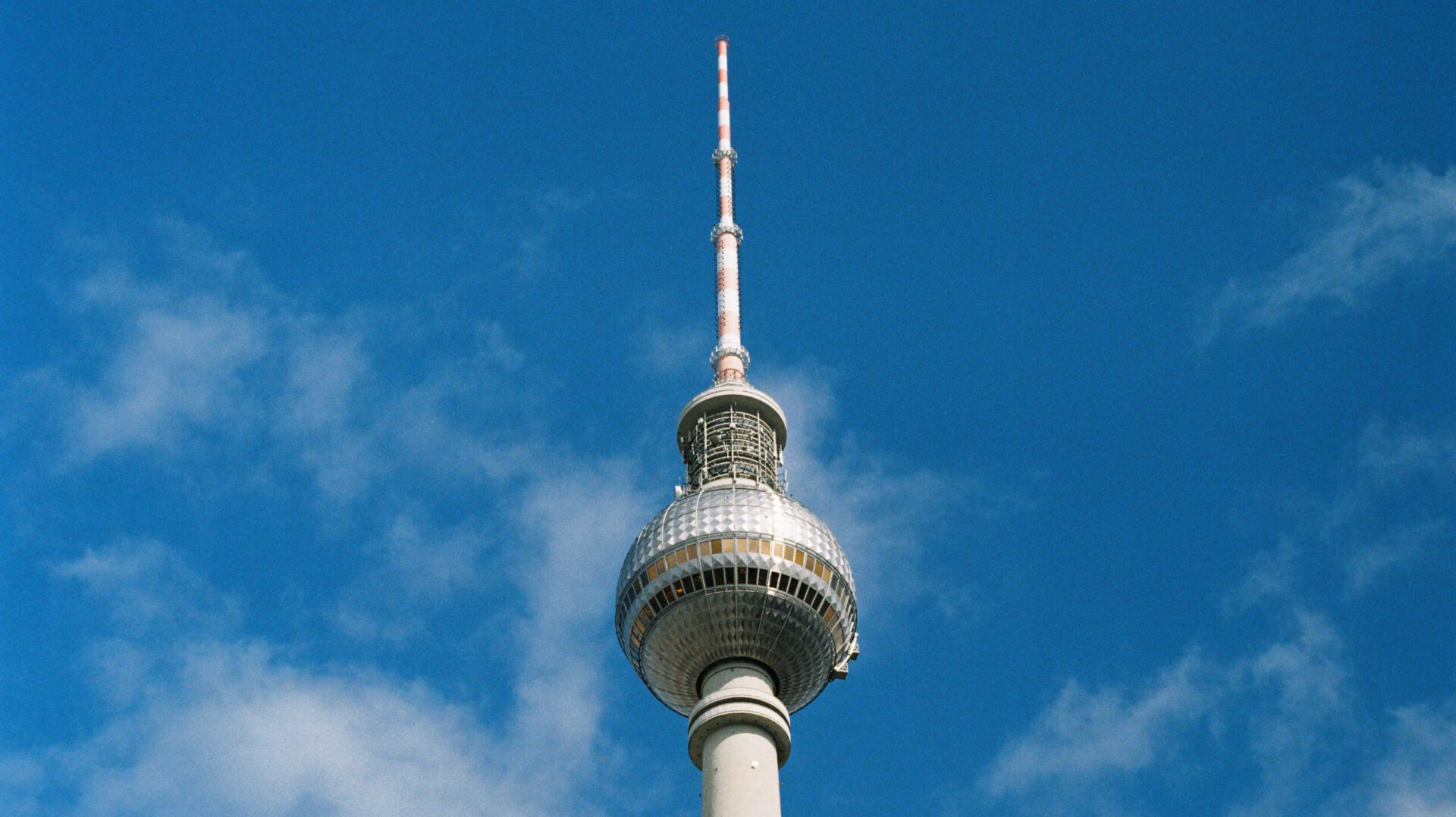 <span class="vcard">admin</span>